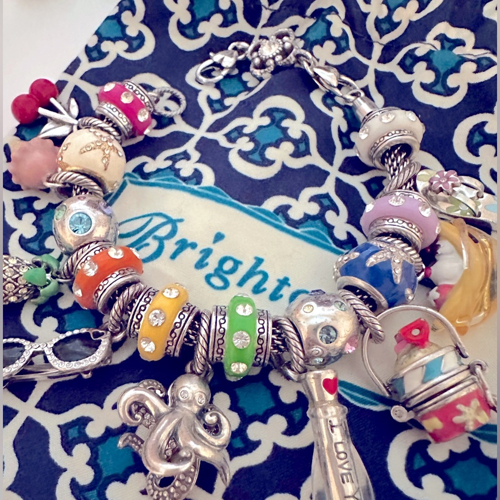 Sneaky crab beach bracelet